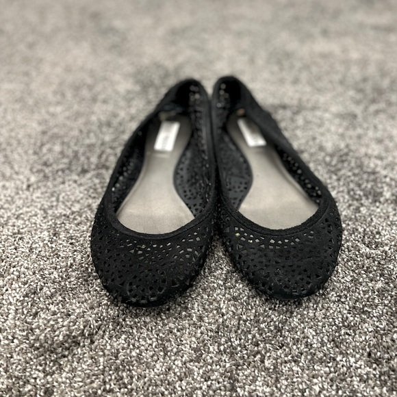 Steve Madden Eyelet Flats - Picture 2 of 4